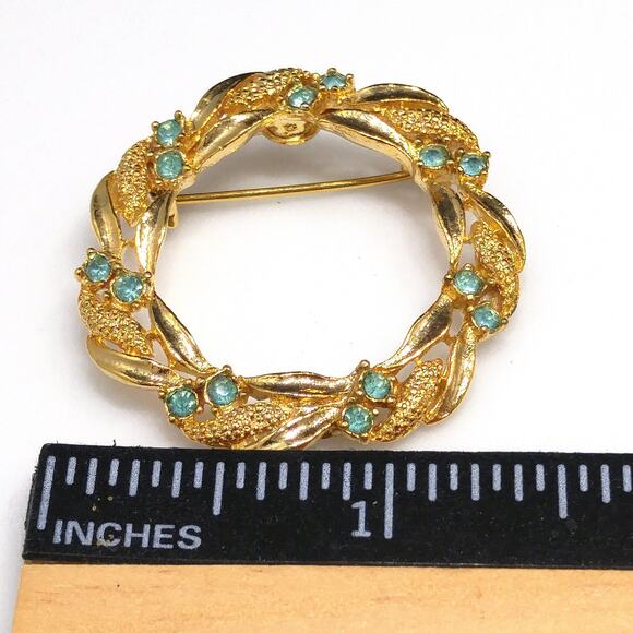 Vintage Wreath Brooch, Signed Gerry's, Light Blue Rhinestones, 1960s Jewelry - Picture 5 of 10